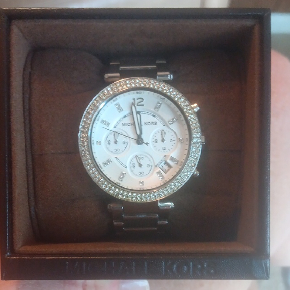 Michael Kors Silver White Luxury Chronograph Watch